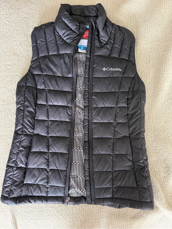 Columbia Jackets & Blazers - Columbia Black Jacket with Red Thermal Coil Patch